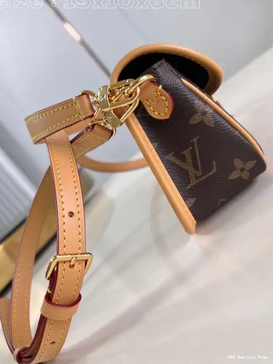 Aaa replica ru Nano Diane-19*10.5*6 CM LOUIS VUITTON 0512